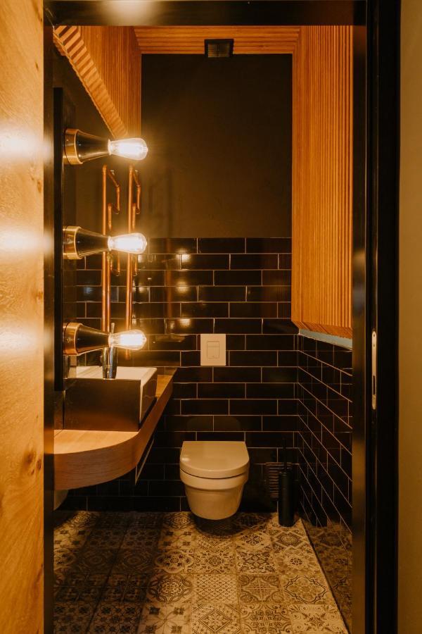 Goldfinger 3-Bed Unique Apartment In The Heart Of Podgorze Krakau Exterior foto